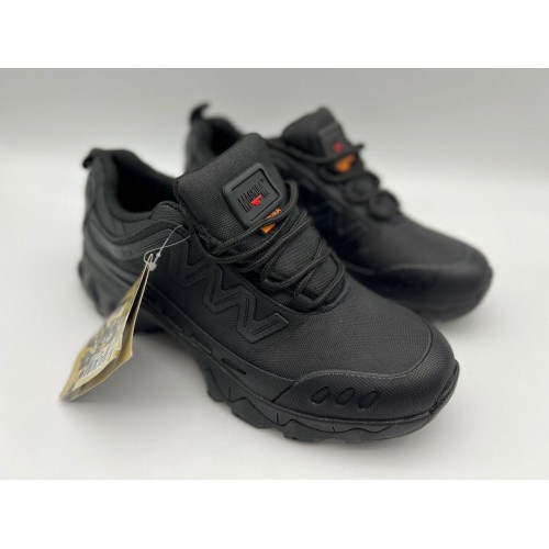 Треккинговые кроссовки «MAGNUM» летние в Ангарске